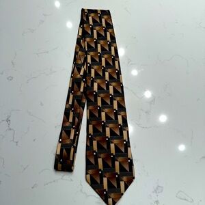 Arrow Geometric Tie in Black and Tan